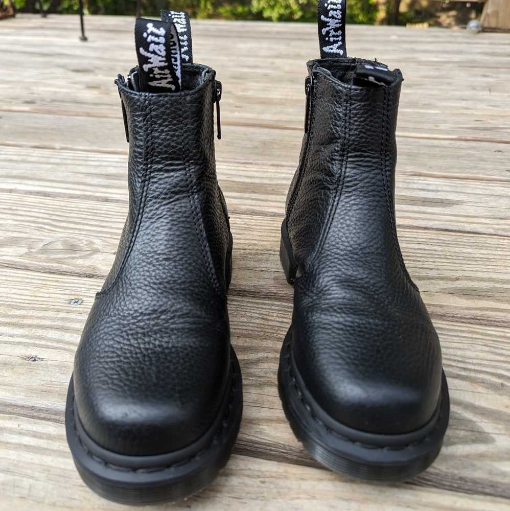 Dr Martens Chelsea Boots